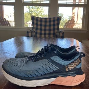 Hoka One One Arahi 3